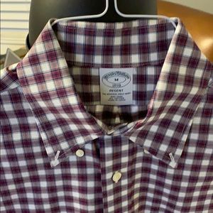 Brooks Brothers Mens button Down size M